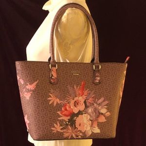 👜EUC Guess Ashville handbag